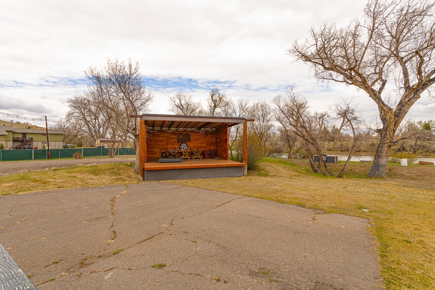 More Photos Of 1349 13th Ave SW, Great Falls Bar For Sale