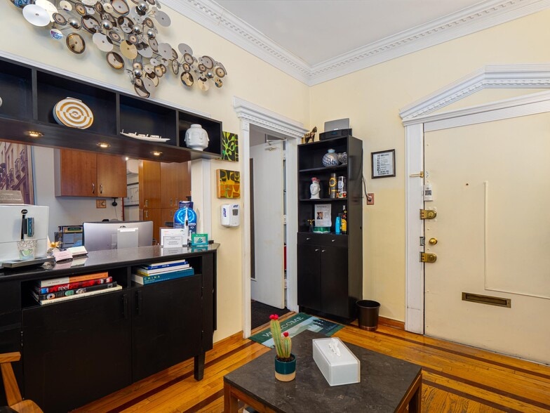More Photos Of 125 E 64th St, New York Apartments For Sale