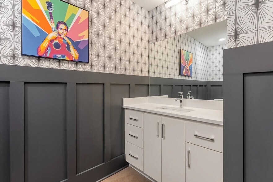 More Photos Of , Nashville Multifamily For Sale