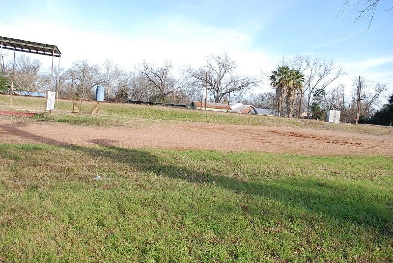 More Photos Of 1010 Austin St, Columbus Flex For Lease