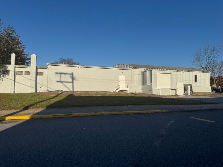 Primary Photo Of 19 Lemon St, Stowe Warehouse For Sale