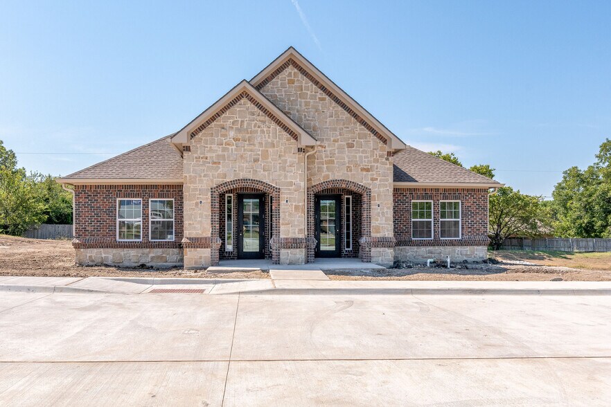 More Photos Of 5802 Watauga Rd, Watauga Medical For Sale