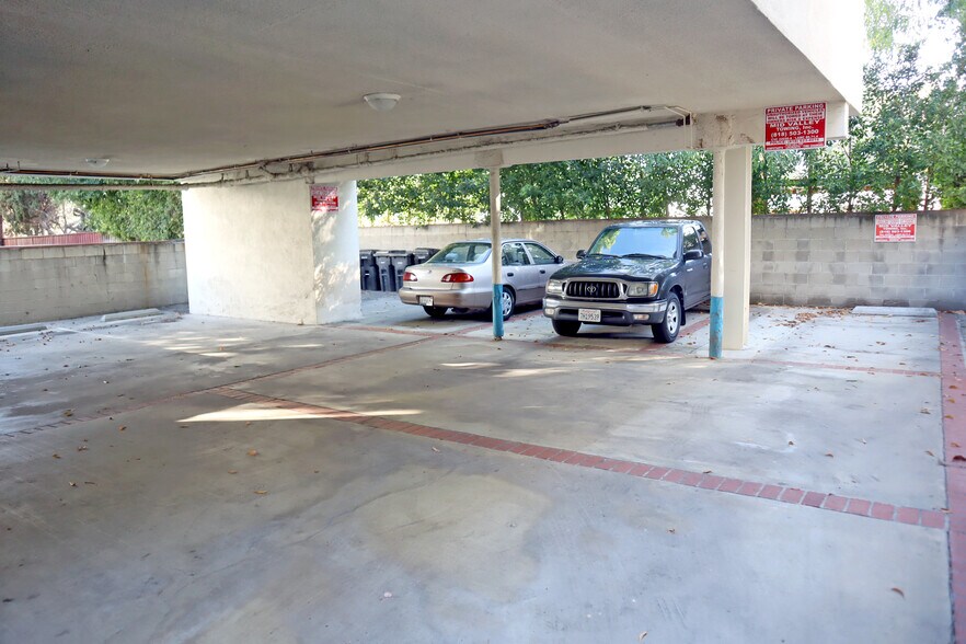 More Photos Of 11100 Camarillo St, North Hollywood Apartments For Sale