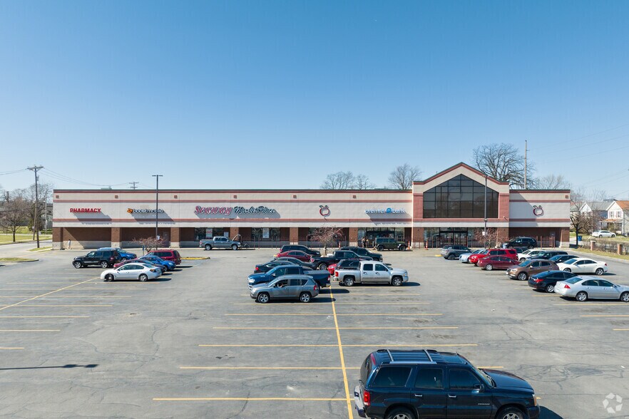 More Photos Of 1707 Cherry St, Toledo Supermarket For Lease