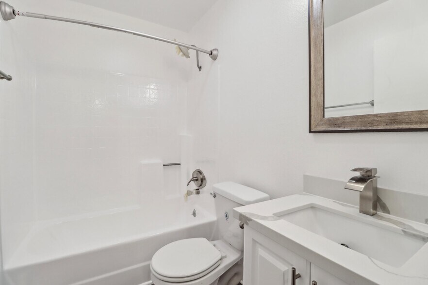 More Photos Of 311 S New Hampshire Ave, Los Angeles Apartments For Sale