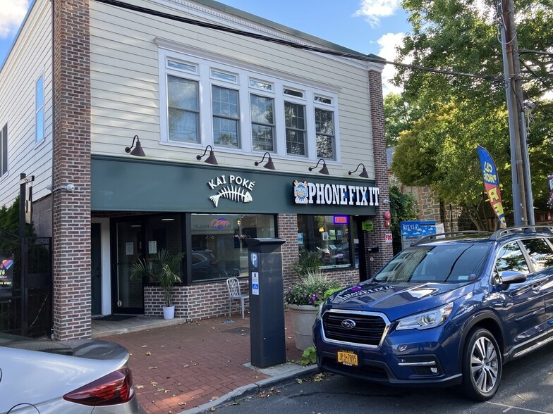 Primary Photo Of 328 Main St, Huntington Storefront Retail Office For Lease