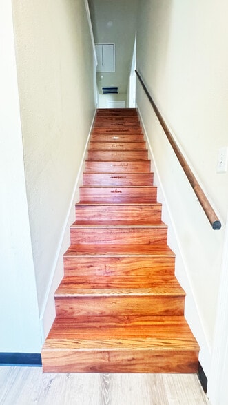 More Photos Of 6623 Gulf Fwy, Houston Office Residential For Sale