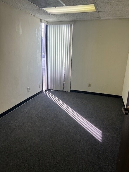 More Photos Of 20875-20881 Plummer St, Chatsworth Warehouse For Lease