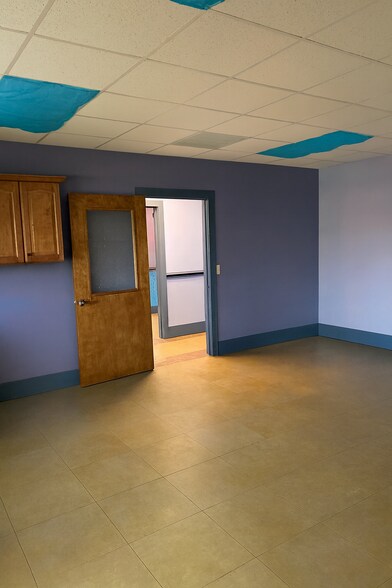 More Photos Of 202 Arnette St, Murfreesboro Office For Lease