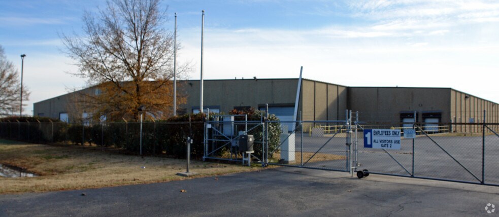 More Photos Of 8200 Frazier Pike, Little Rock Manufacturing For Sale