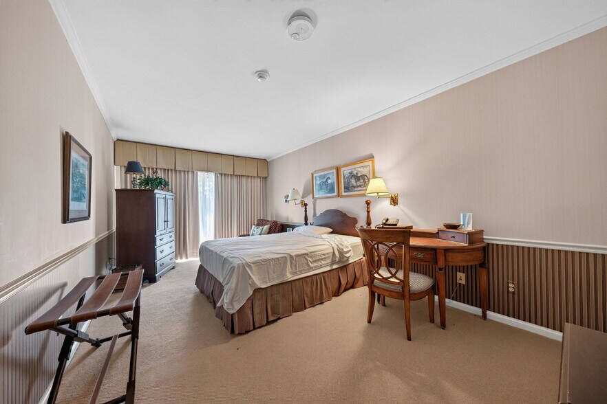 More Photos Of 1461 Highway EE, Winfield Specialty For Sale