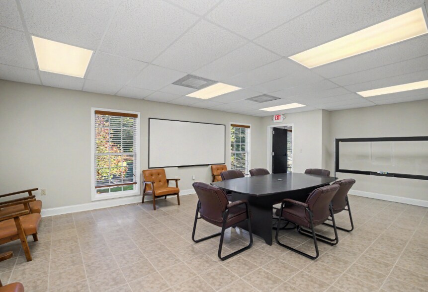 More Photos Of 139 W Ellis Rd, Griffin Loft Creative Space For Sale