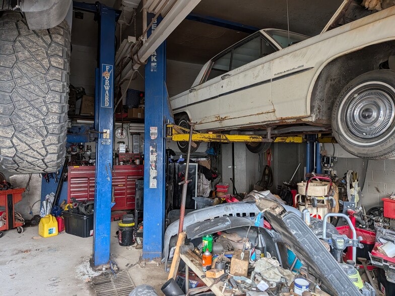 More Photos Of 250 Washington Ave, Winthrop Auto Repair For Sale