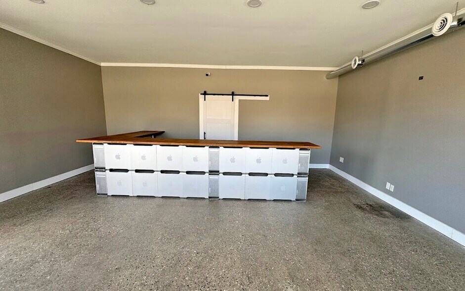 More Photos Of 1058-1094 S Main St, Plymouth Office For Sale