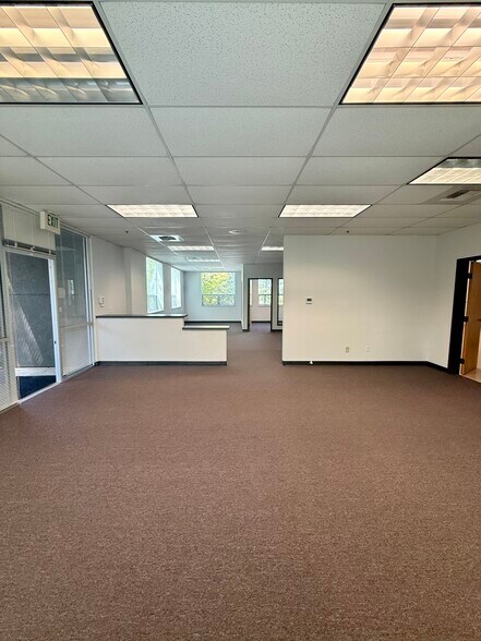 More Photos Of 333 Crown Point Cir, Grass Valley Office For Lease