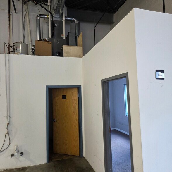 More Photos Of 1630 91st Ave NE, Blaine Manufacturing For Lease