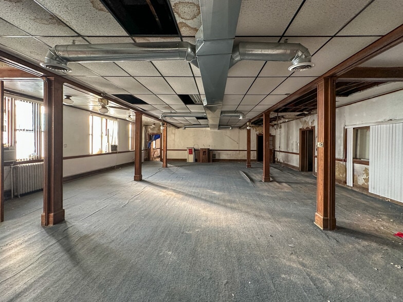More Photos Of 6855 & 6747 Vinewood St, Detroit Religious Facility For Sale