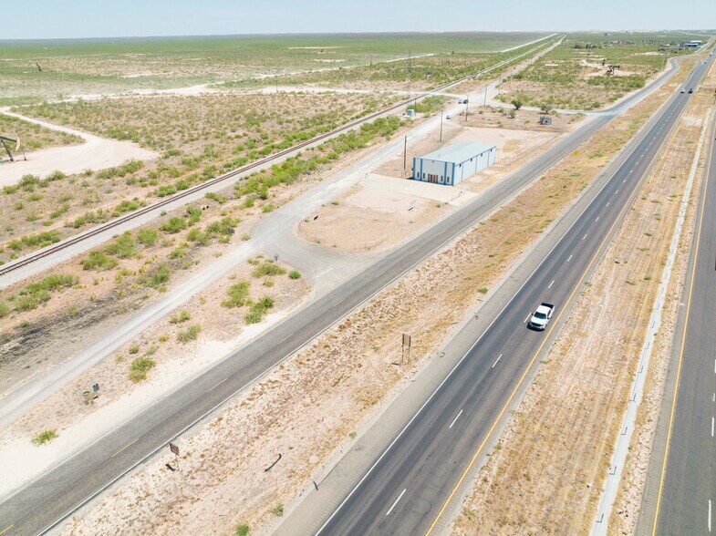 More Photos Of 850 W I-20, Penwell Warehouse For Lease