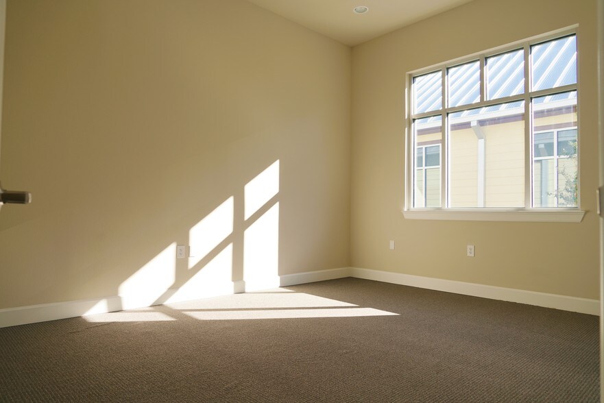 More Photos Of 5757 Flewellen Oaks Ln, Fulshear Office For Sale
