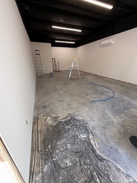 More Photos Of 8004 Glendale Farms Rd, Trussville General Retail For Lease