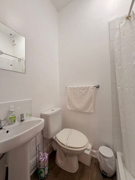 More Photos Of 46 King Edward Av, Blackpool Hotel For Sale