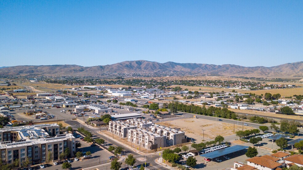 More Photos Of 38225 9th Street East, Palmdale Apartments For Sale