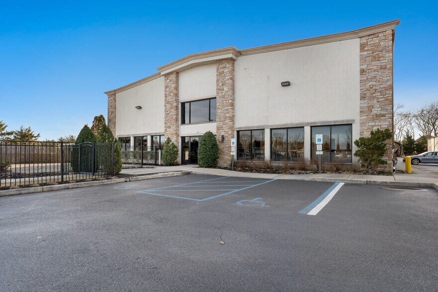 More Photos Of 1740 Lakewood Rd, Toms River Industrial For Lease