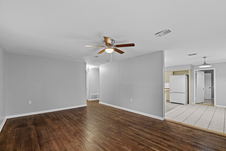 More Photos Of 1306 N Lemon St, Beebe Office For Sale