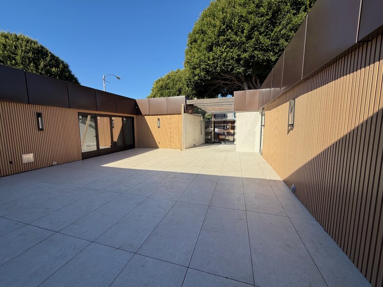 More Photos Of 1028-1034 Montana Ave, Santa Monica Storefront For Lease