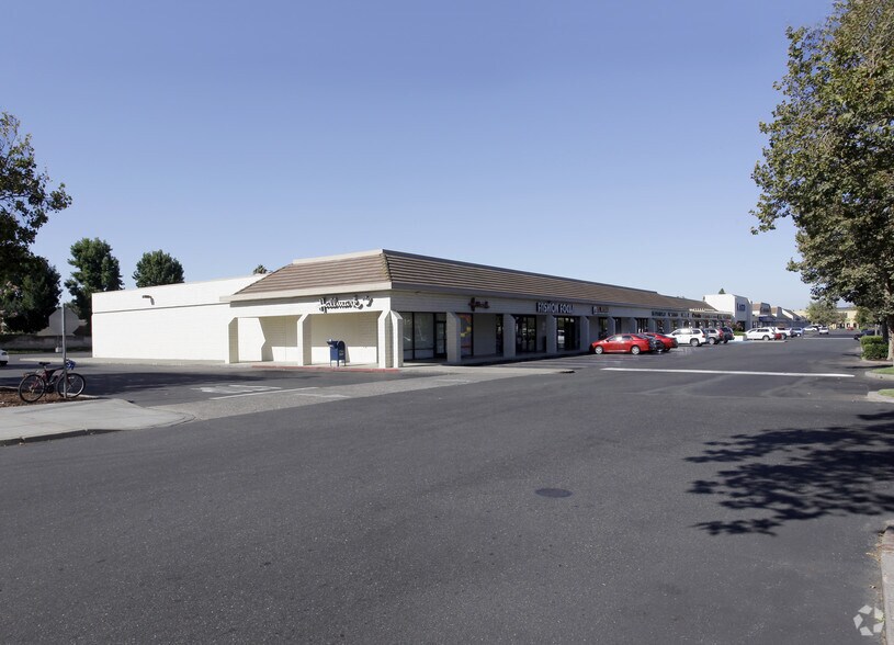 Primary Photo Of 708-872 W Kettleman Ln, Lodi General Retail For Lease