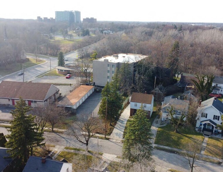 More Photos Of 1647 S Cove Blvd, Toledo Apartments For Sale