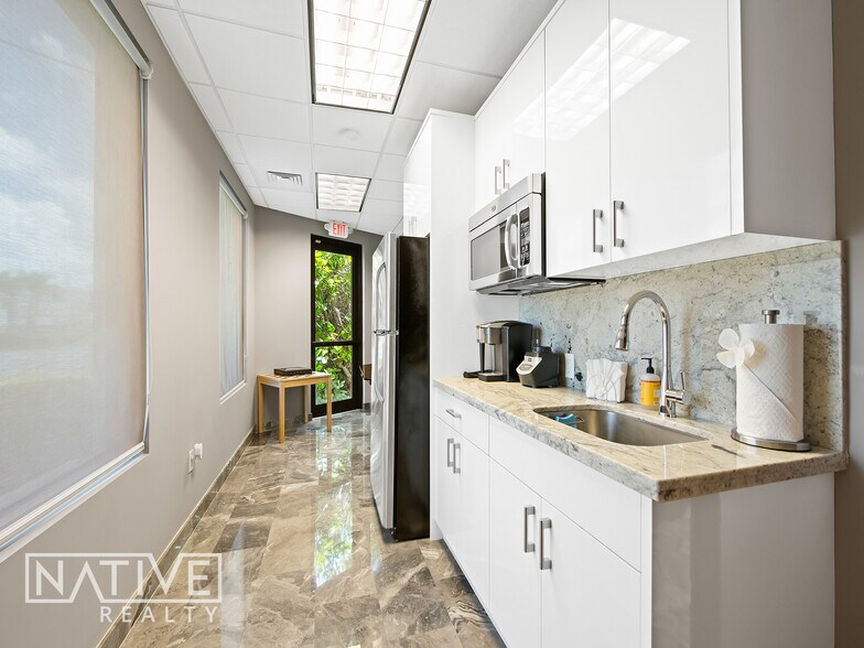 More Photos Of 6199 N Federal Hwy, Boca Raton Freestanding For Sale