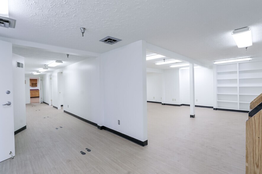 More Photos Of 2334 Production Dr, Indianapolis Warehouse For Lease