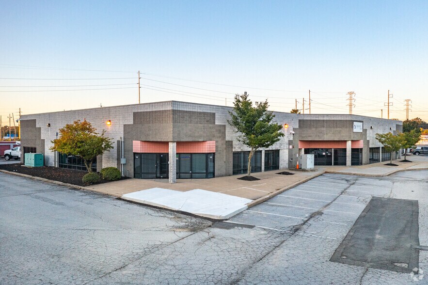 Primary Photo Of 430 Century Blvd, Wilmington Showroom For Lease