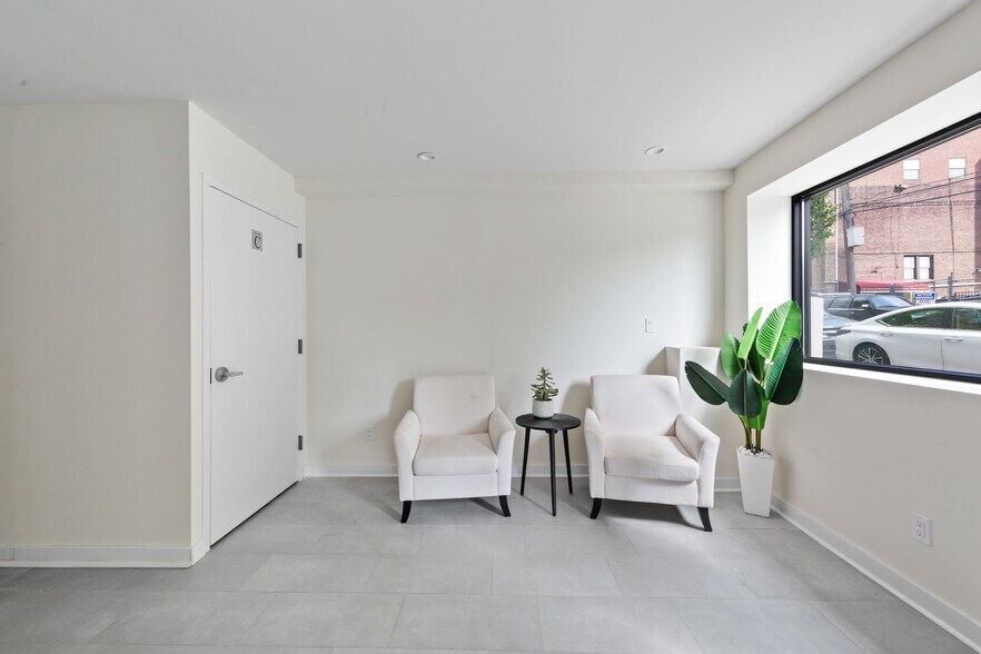 More Photos Of 2323 30th Rd, Astoria Office For Sale