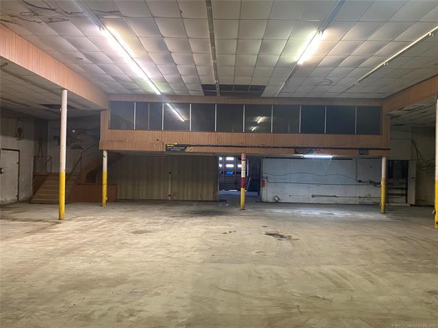 More Photos Of 713 N 2nd St, Stilwell Industrial For Sale