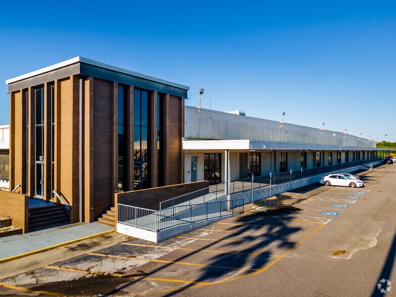 More Photos Of 1820 Massaro Blvd, Tampa Warehouse For Lease