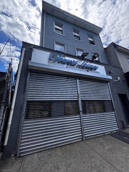 Primary Photo Of 119 W Broadway, Paterson Flex For Sale