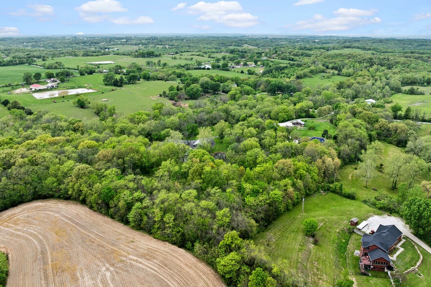 More Photos Of 11155 Hubbard Rd, Kansas City Flex For Sale