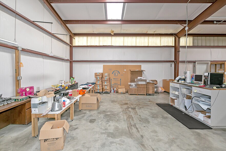 More Photos Of 361 Holcombe Rd, Bremen Warehouse For Lease
