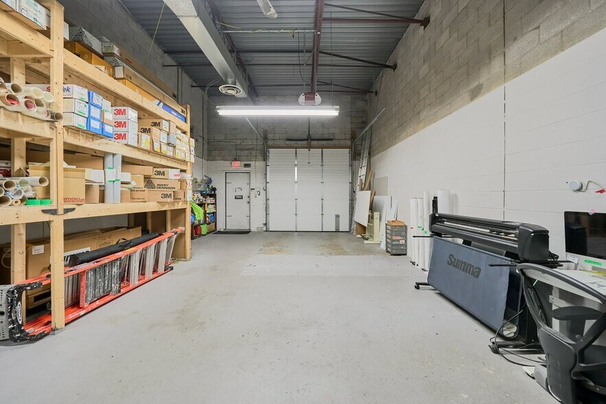 More Photos Of 676 Monarch Ave, Ajax Showroom For Sale