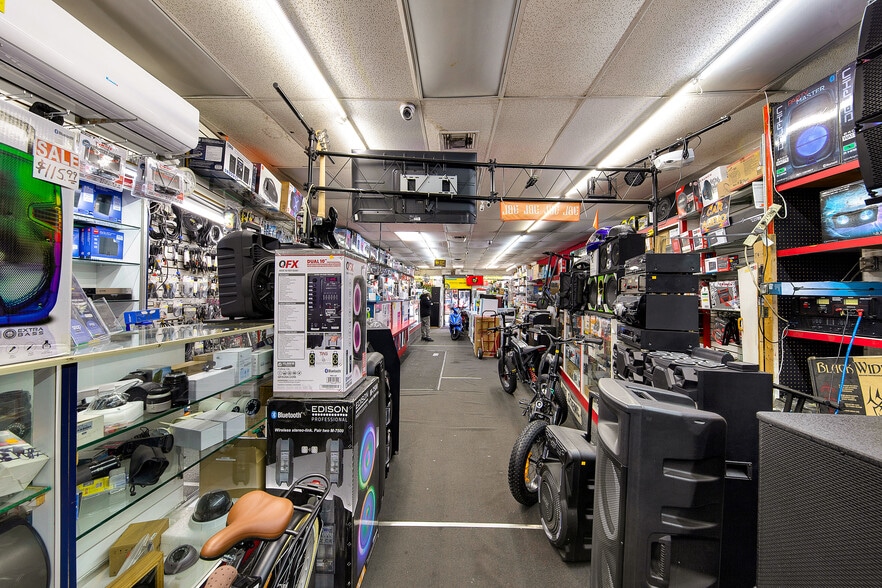 More Photos Of , Mount Vernon General Retail For Sale