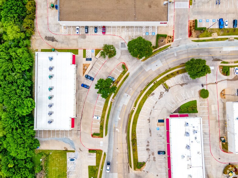 More Photos Of 2420 S Stemmons Fwy, Lewisville Unknown For Lease