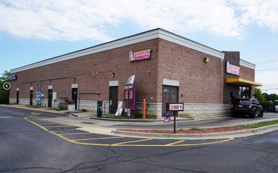 More Photos Of 280 N Randall Rd, Lake In The Hills Storefront For Sale