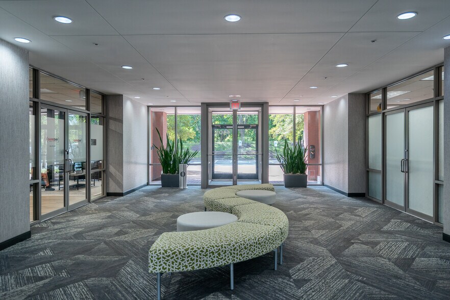 More Photos Of 4121-5500 Cox Rd, Glen Allen Unknown For Lease
