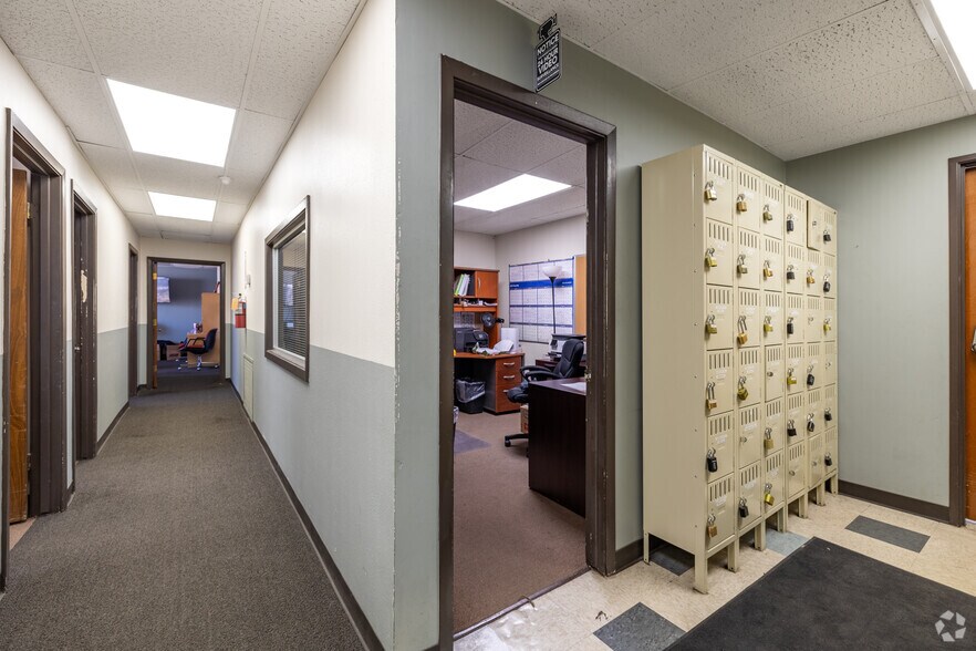 More Photos Of 3410 Steen St, San Antonio Distribution For Sale