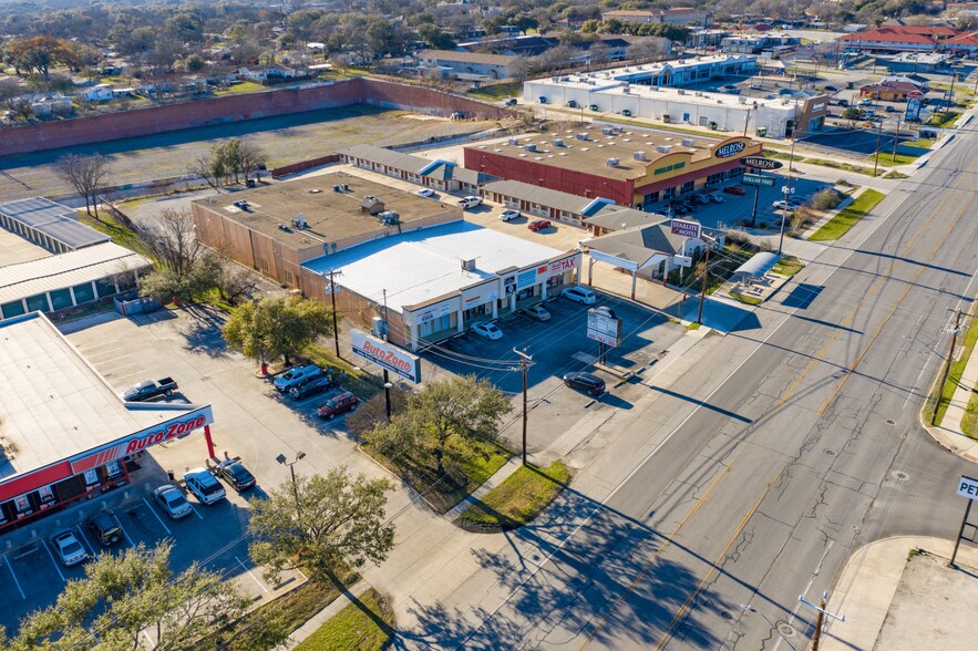 More Photos Of 3603 Fredericksburg Rd, San Antonio Storefront For Sale