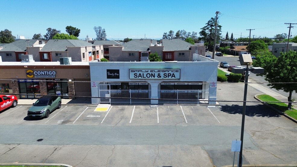 More Photos Of 720 S Cherokee Ln, Lodi Freestanding For Lease