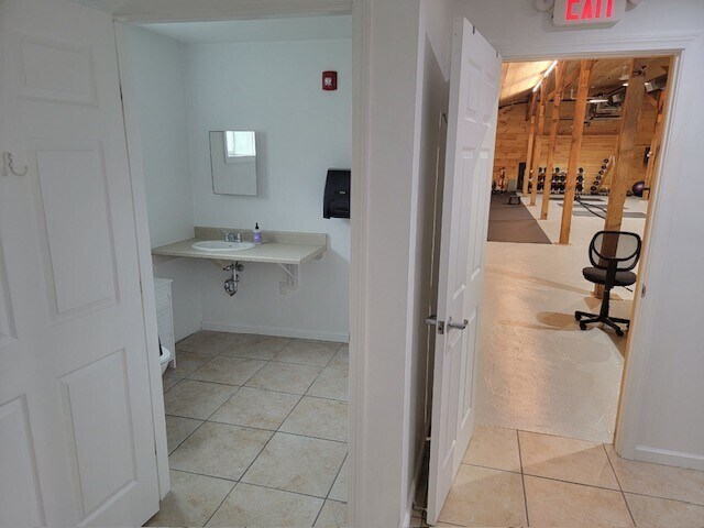 More Photos Of 275 Circuit St, Hanover Warehouse For Lease
