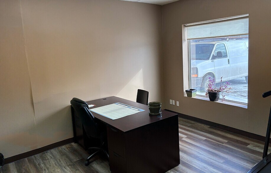 More Photos Of 45 Beghin Ave, Winnipeg Showroom For Lease